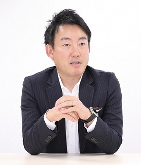守屋史章氏